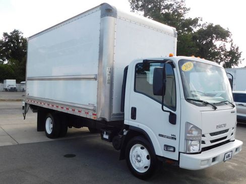 Used 2020 Isuzu NPR image 1