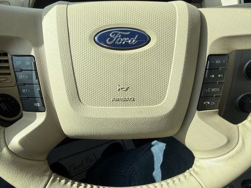 Used 2011 Ford Escape XLT w/ 203A Rapid Spec Order Code AWD/4WD image 23