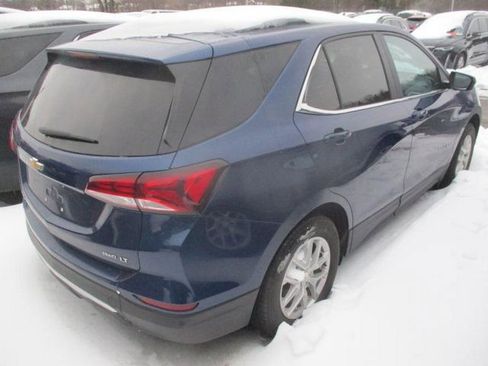 Used 2023 Chevrolet Equinox LT image 2