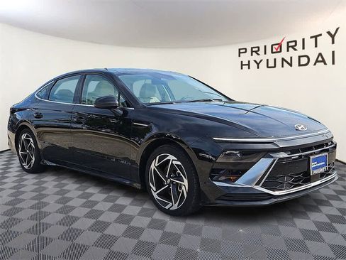 Certified 2024 Hyundai Sonata SEL w/ Convenience Package image 3