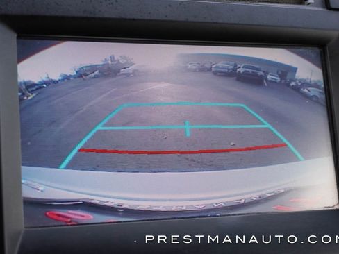 Used 2016 Toyota Camry SE image 7