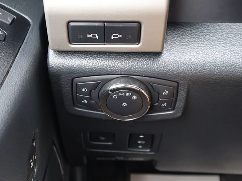 Used 2022 Ford F250 Lariat w/ Lariat Ultimate Package AWD/4WD image 17