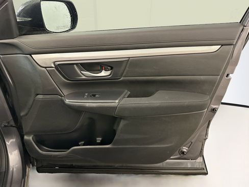 Used 2018 Honda CR-V LX image 32