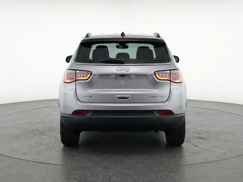 Used 2025 Jeep Compass Limited AWD/4WD image 7