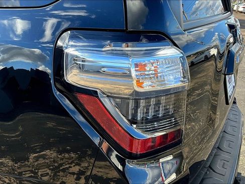 Used 2015 Toyota 4Runner SR5 image 24