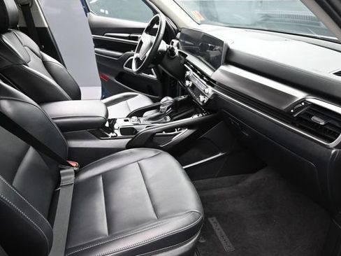 Used 2025 Kia Telluride S FWD image 25