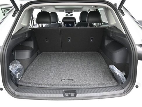 New 2026 Volkswagen Tiguan SE image 12