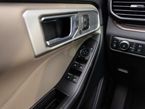 Used 2020 Ford Explorer Limited w/ Hybrid Equipment Group 310A image 17