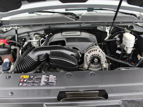 Used 2014 GMC Yukon XL Denali image 38