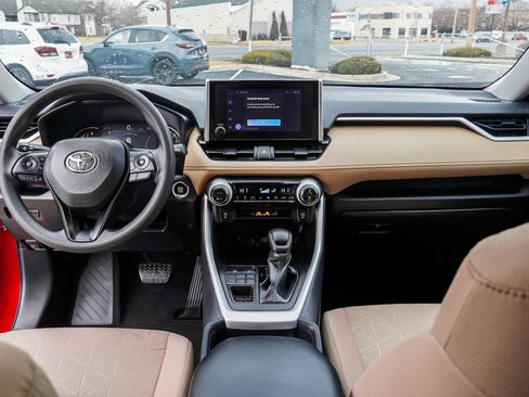 Used 2024 Toyota RAV4 XLE image 31