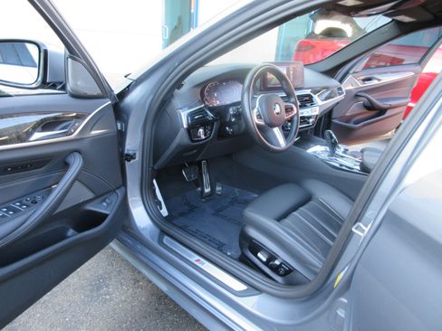 Used 2023 BMW 540i w/ M Sport Package image 6