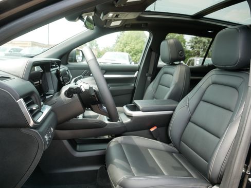 Used 2025 GMC Terrain Elevation w/ Elevation Premium Package AWD/4WD image 34
