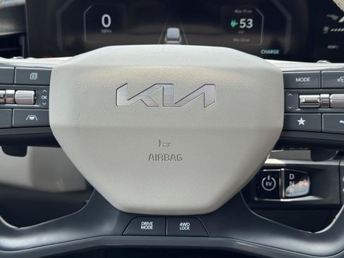 Used 2024 Kia EV9 Wind AWD/4WD image 29