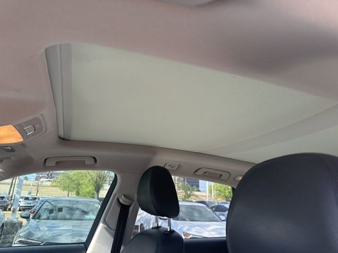 Used 2017 Audi Q5 2.0T Premium Plus w/ Technology Package image 8