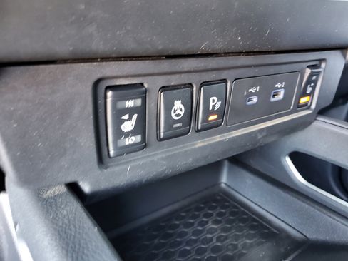 Used 2022 Nissan Frontier SV image 27