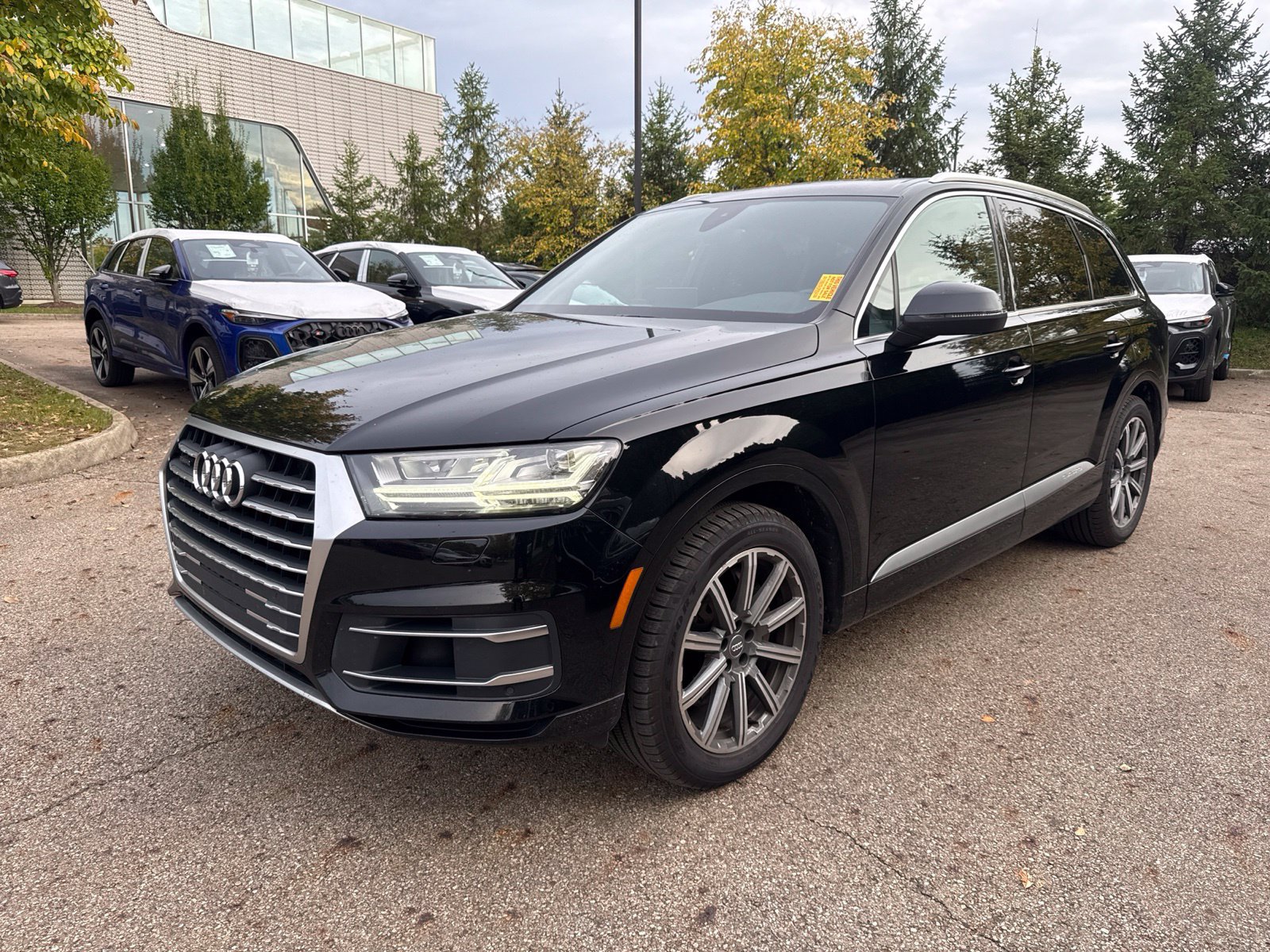 Used 2019 Audi Q7 3.0T Premium w/ Cold Weather Package AWD/4WD image 1