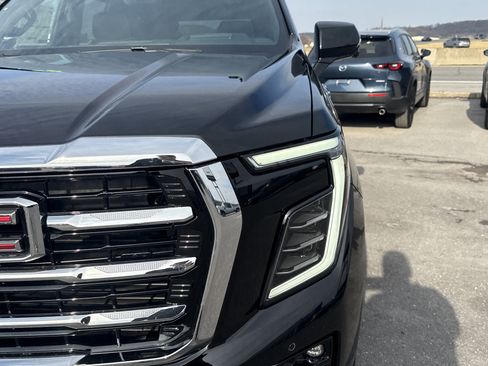 New 2026 GMC Yukon XL Elevation w/ Elevation Premium Package AWD/4WD image 9