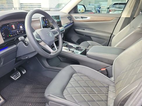 Used 2024 Volkswagen Atlas SEL Premium R-Line image 22