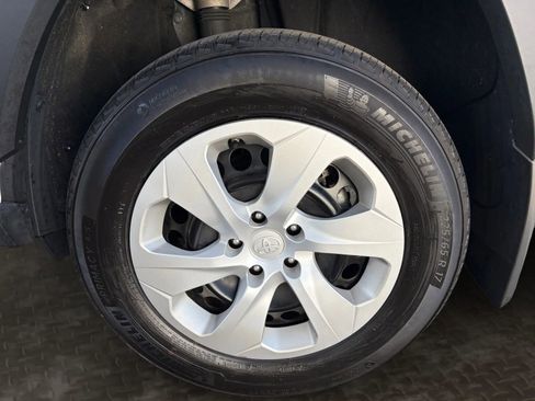 Used 2024 Toyota RAV4 LE AWD/4WD image 35