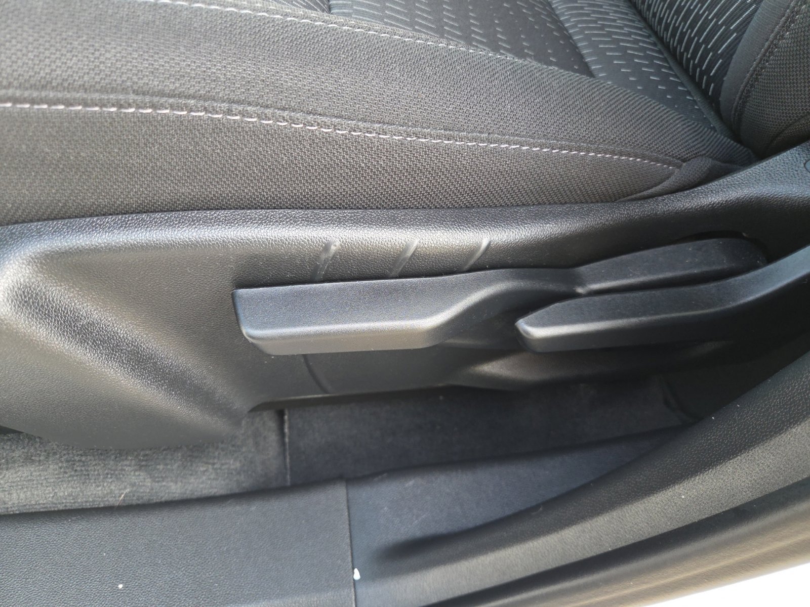 Used 2026 Chevrolet Equinox LT AWD/4WD image 19