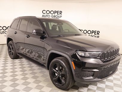Used 2023 Jeep Grand Cherokee Altitude