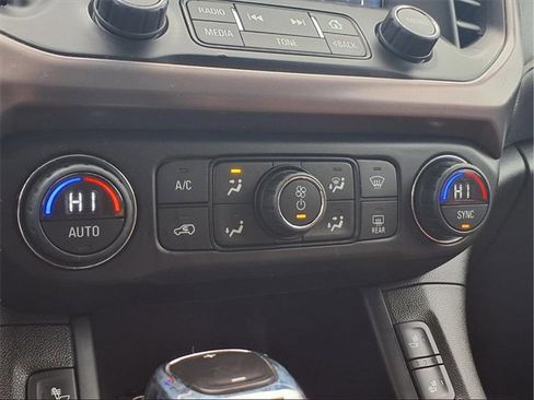 Used 2017 GMC Acadia SLT image 9