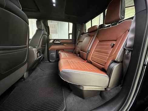Certified 2025 GMC Sierra 2500 Denali Ultimate AWD/4WD image 15