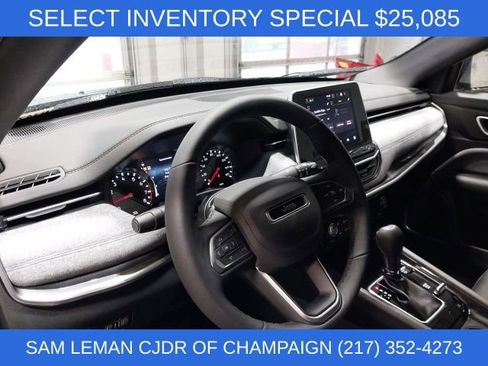 New 2026 Jeep Compass Latitude image 5