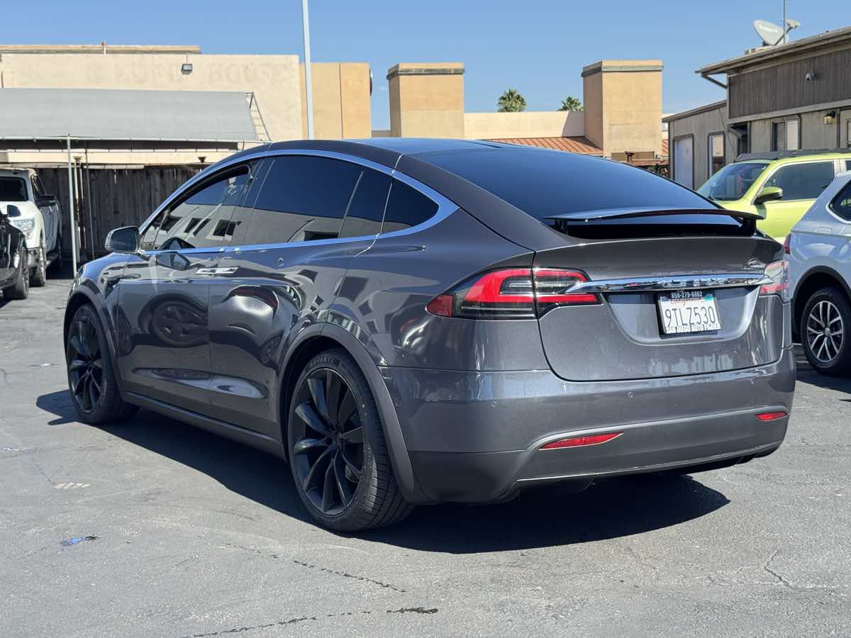 Used 2018 Tesla Model X AWD/4WD image 11