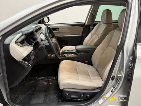 Used 2018 Toyota Avalon Limited image 14