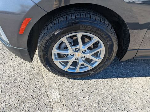 Used 2022 Chevrolet Equinox LT image 9