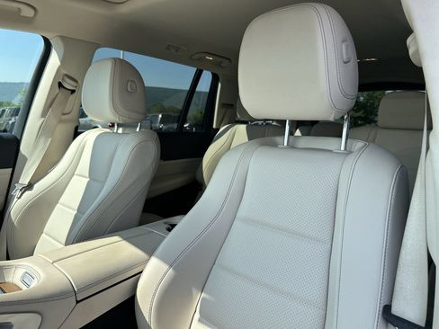 Used 2022 Mercedes-Benz GLS 450 4MATIC image 22