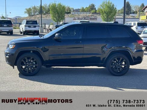 Used 2020 Jeep Grand Cherokee Altitude AWD/4WD image 4