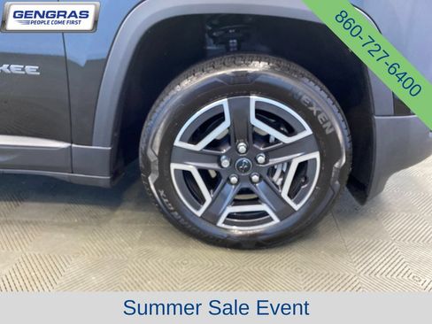 Used 2026 Jeep Cherokee Limited AWD/4WD image 44