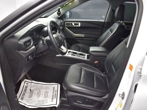 Used 2023 Ford Explorer XLT w/ Equipment Group 202A image 14