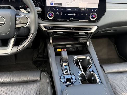 Certified 2025 Lexus RX 350 w/ Convenience Package AWD/4WD image 12