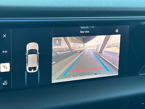 New 2025 Porsche Macan Electric image 20