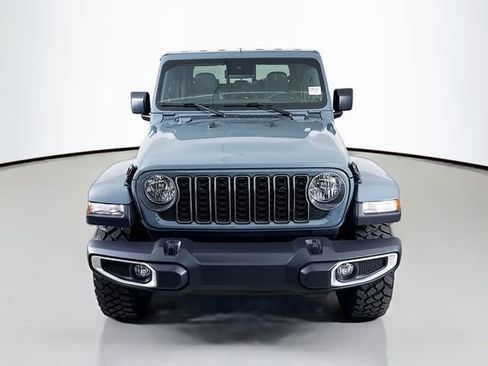 New 2025 Jeep Gladiator Sport image 2