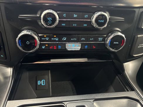 Used 2024 Ford F150 Lariat image 45