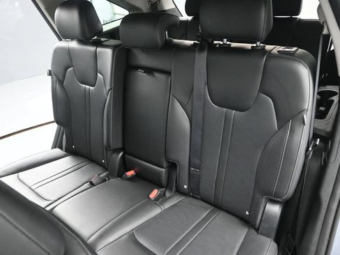 Used 2024 Kia Sorento S FWD image 16