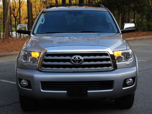 Used 2017 Toyota Sequoia Platinum image 3