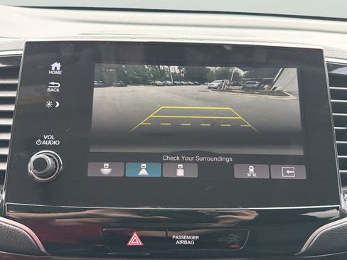 Used 2021 Honda Pilot Touring image 13