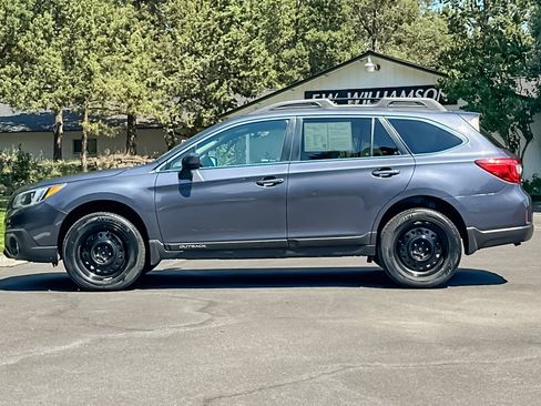 Used 2017 Subaru Outback 2.5i Premium AWD/4WD image 8