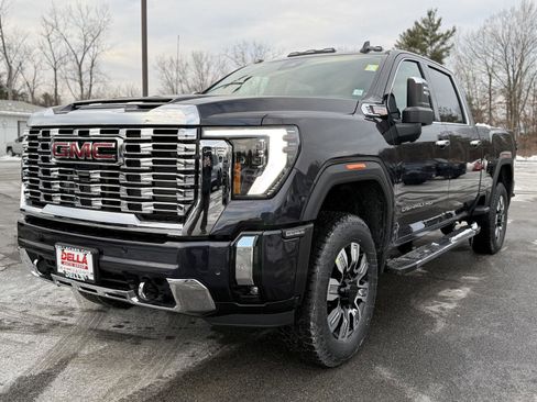 New 2026 GMC Sierra 2500 Denali w/ Denali Reserve Package image 9
