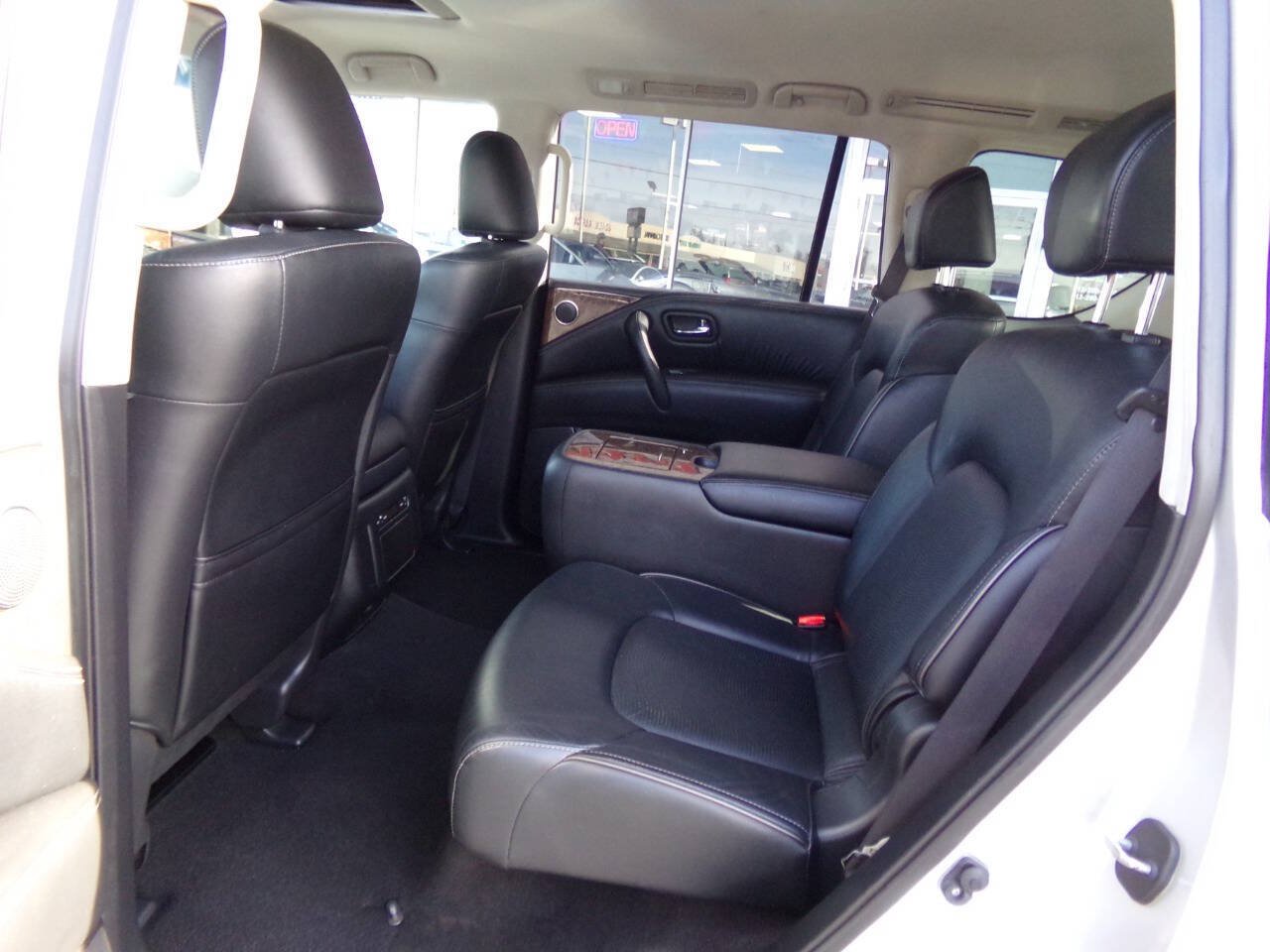 Used 2015 INFINITI QX80 4WD w/ Driver's Assistance Package image 9