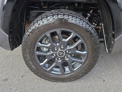 Used 2022 Toyota Tundra Platinum image 5