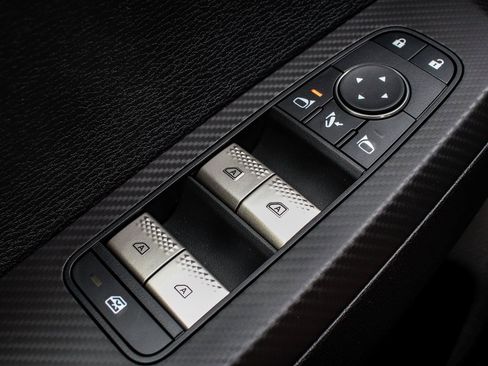 New 2025 Mitsubishi Outlander SE image 10