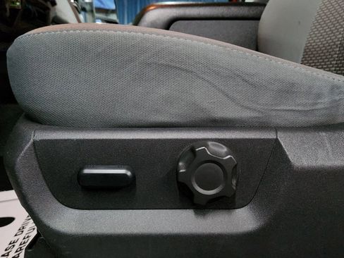 Used 2011 Ford F250 XLT w/ XLT Premium Pkg image 10