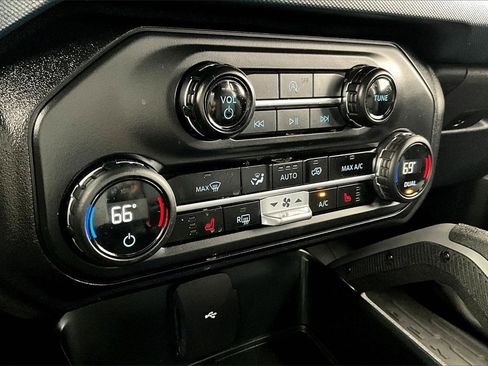 Used 2024 Ford Bronco Outer Banks image 31