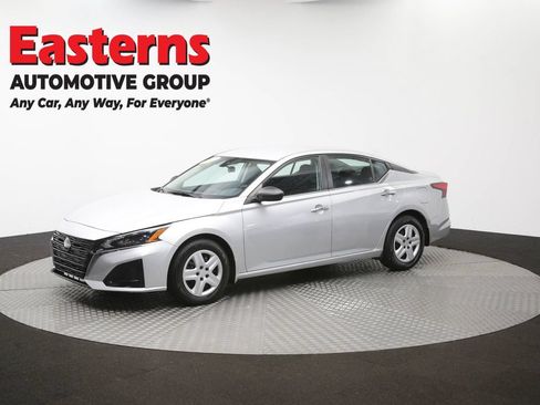 Used 2024 Nissan Altima 2.5 S FWD image 55